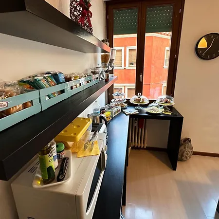 לינה וארוחת בוקר Casa Di Lucia 3*