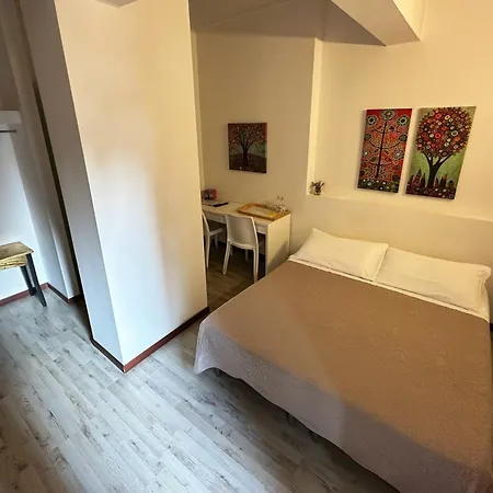 לינה וארוחת בוקר Casa Di Lucia 3*
