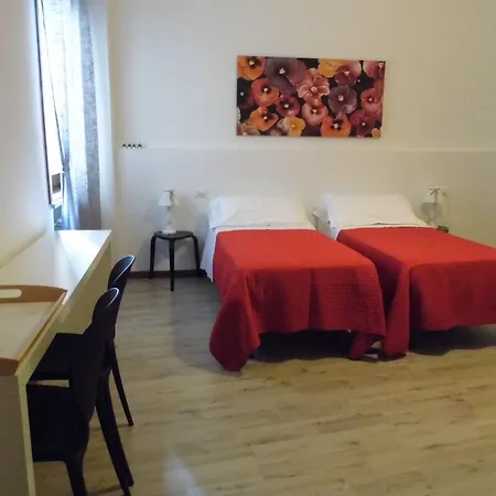 לינה וארוחת בוקר Casa Di Lucia 3*